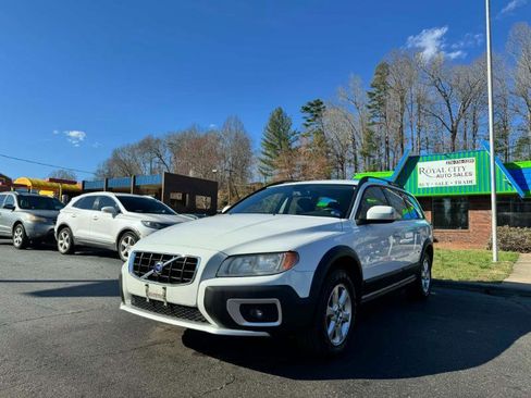 Used 2008 Volvo XC70 3.2 image 1