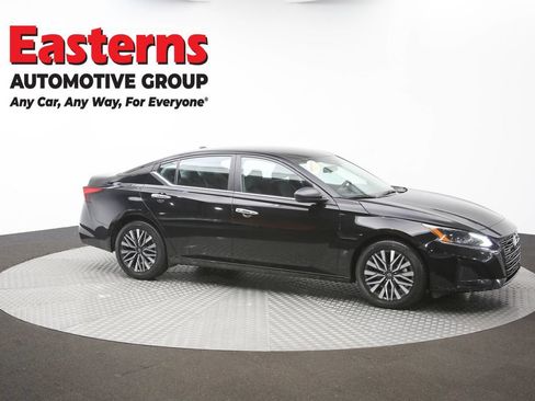 Used 2025 Nissan Altima 2.5 SV FWD image 43