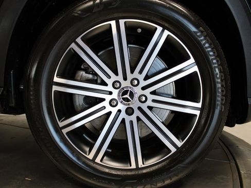 Used 2024 Mercedes-Benz GLE 450e 4MATIC w/ Warmth & Comfort Package image 37