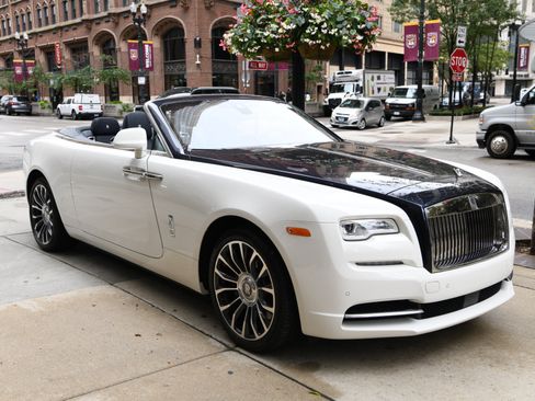 Used 2020 Rolls-Royce Dawn RWD image 3