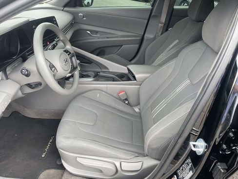 Used 2023 Hyundai Elantra SEL FWD image 10