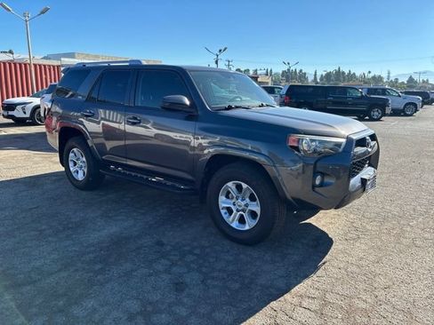 Used 2018 Toyota 4Runner SR5 RWD image 2