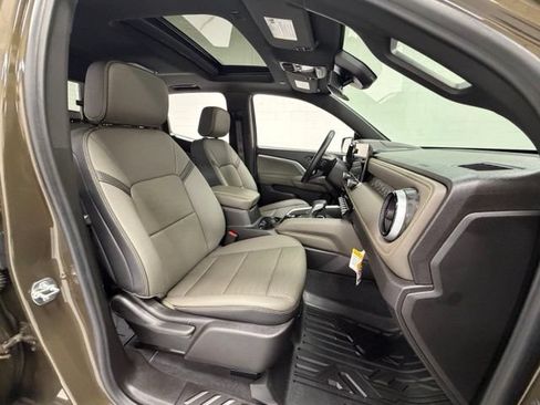 Certified 2025 Chevrolet Colorado ZR2 w/ Midnight Edition AWD/4WD image 28