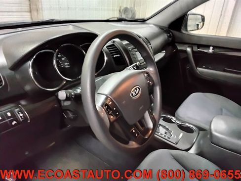 Used 2011 Kia Sorento LX AWD/4WD image 11