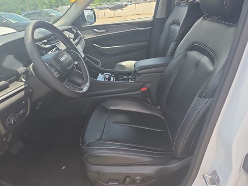 Used 2023 Jeep Grand Cherokee 4WD 4xe image 5