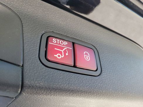 Used 2021 Mercedes-Benz GLS 450 4MATIC image 13