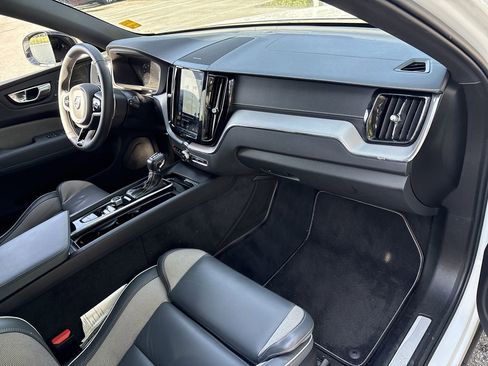 Used 2020 Volvo XC60 T5 R-Design w/ Protection Package Premier image 19