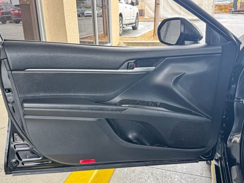 Used 2023 Toyota Camry SE image 15