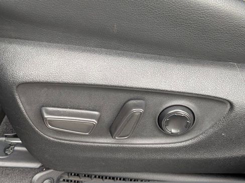 Used 2025 Toyota Sienna Platinum AWD/4WD image 20