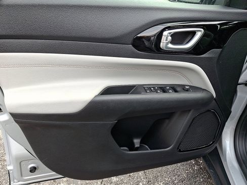 New 2026 Jeep Compass Limited image 10