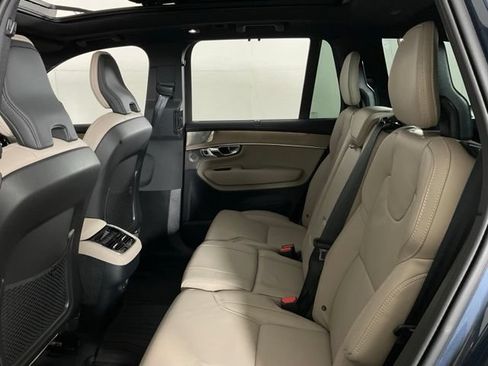Certified 2025 Volvo XC90 B6 Ultra w/ Protection Package Premier AWD/4WD image 36