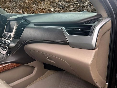 Used 2018 Chevrolet Tahoe Premier image 16