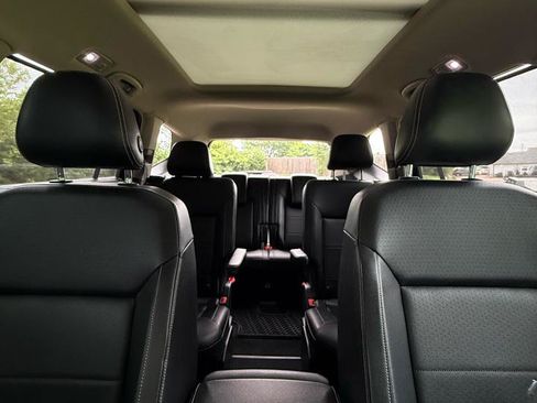 Used 2021 Volkswagen Atlas SE w/ Panoramic Sunroof Package FWD image 24