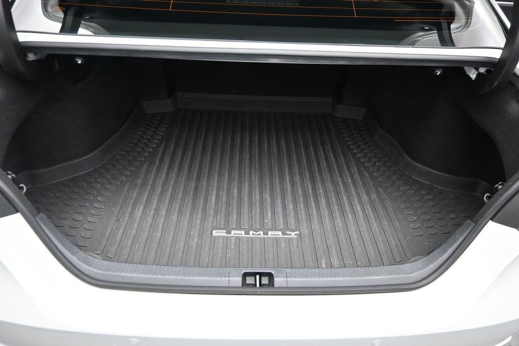 Used 2022 Toyota Camry XSE w/ Navigation Package FWD image 9