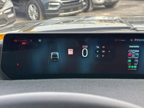 Used 2025 Ford Expedition Active image 24