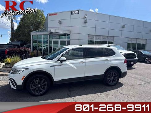 Used 2022 Volkswagen Tiguan SE AWD/4WD image 1