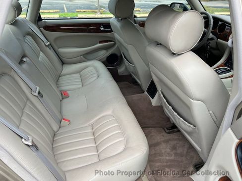 Used 2000 Jaguar XJ8 RWD image 36