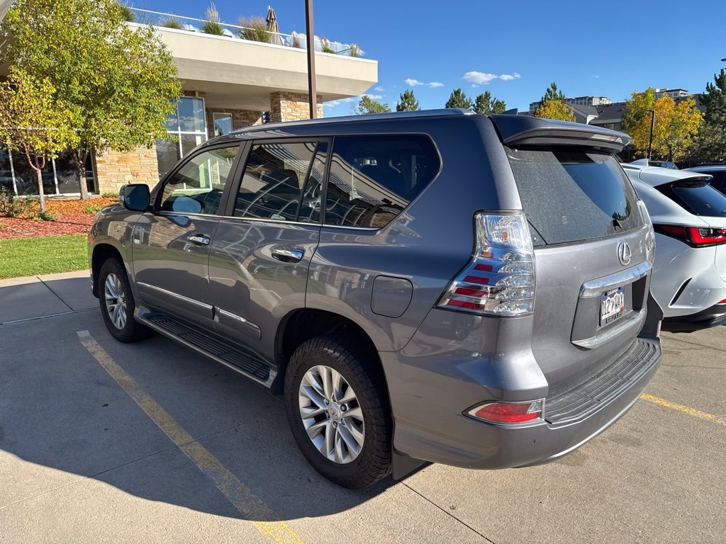 Used 2018 Lexus GX 460 Premium w/ Premium Package AWD/4WD image 4