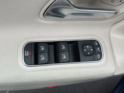 Used 2023 Mercedes-Benz CLA 250 image 13