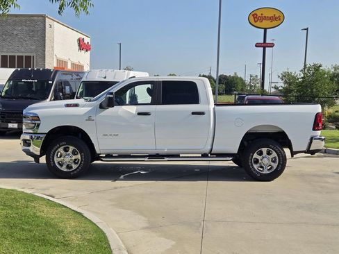 Used 2025 RAM 2500 Big Horn AWD/4WD image 3