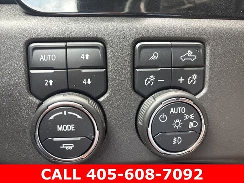 Used 2023 Chevrolet Silverado 1500 High Country w/ High Country Premium Package AWD/4WD image 12