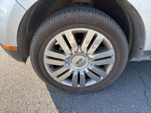 Used 2009 Lincoln MKX Base image 14