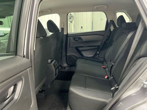 Used 2024 Nissan Rogue S image 22