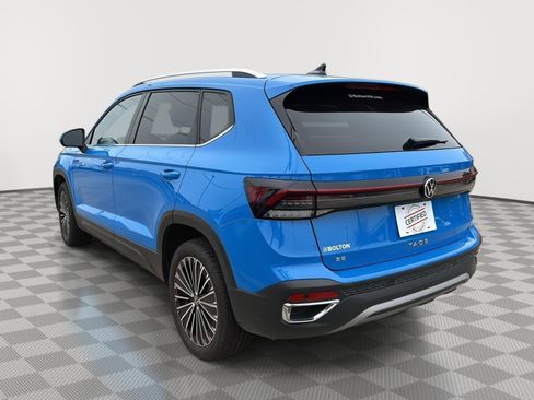 Certified 2025 Volkswagen Taos SE w/ Panoramic Sunroof Package image 3