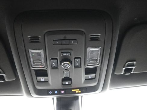 Used 2022 GMC Yukon XL Denali AWD/4WD image 7