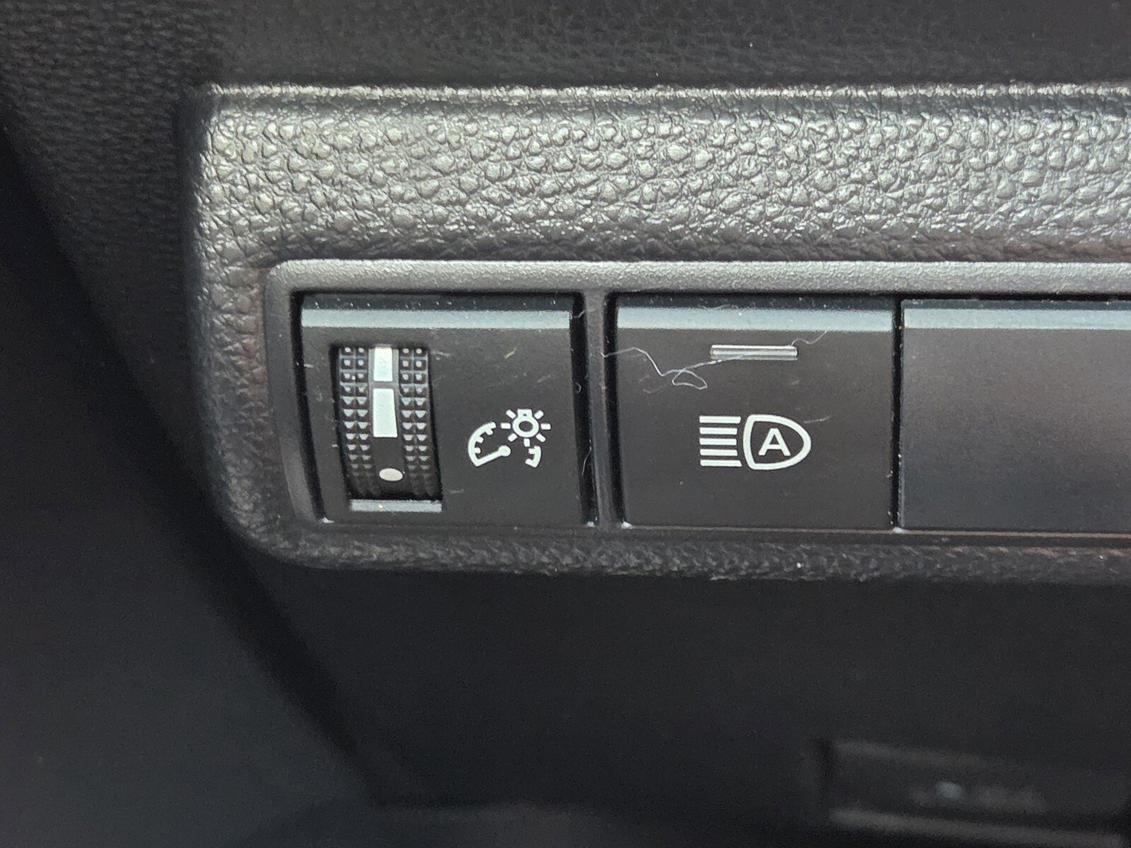 Certified 2025 Toyota Corolla LE FWD image 20