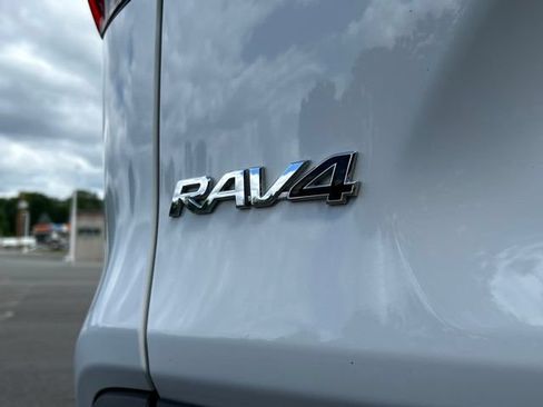 Used 2019 Toyota RAV4 XLE w/ Convenience Package AWD/4WD image 11
