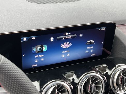 New 2026 Mercedes-Benz GLA 250 4MATIC image 18