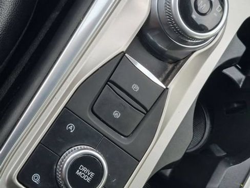 Used 2020 Ford Explorer XLT w/ Equipment Group 202A AWD/4WD image 13