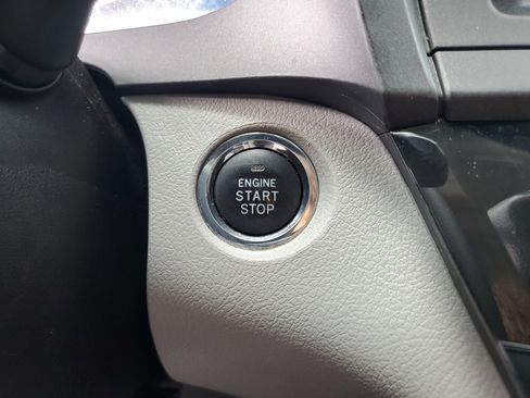 Certified 2018 Toyota Sienna XLE Premium FWD image 29