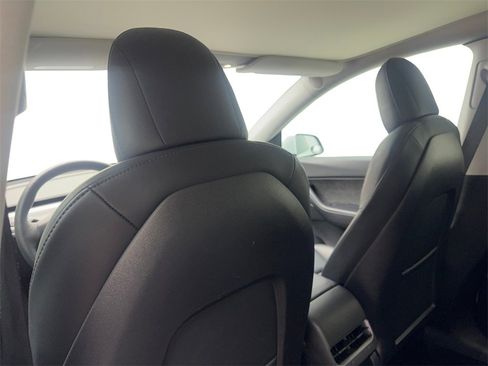 Used 2022 Tesla Model Y Performance image 35