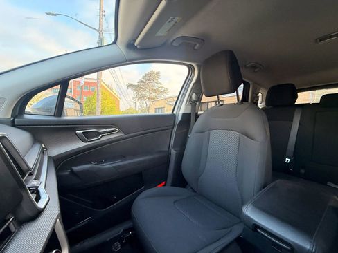 Used 2025 Kia Sportage LX image 23