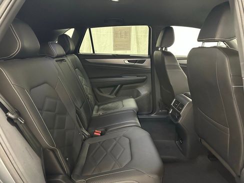 Used 2025 Volkswagen Atlas Cross Sport SE image 57