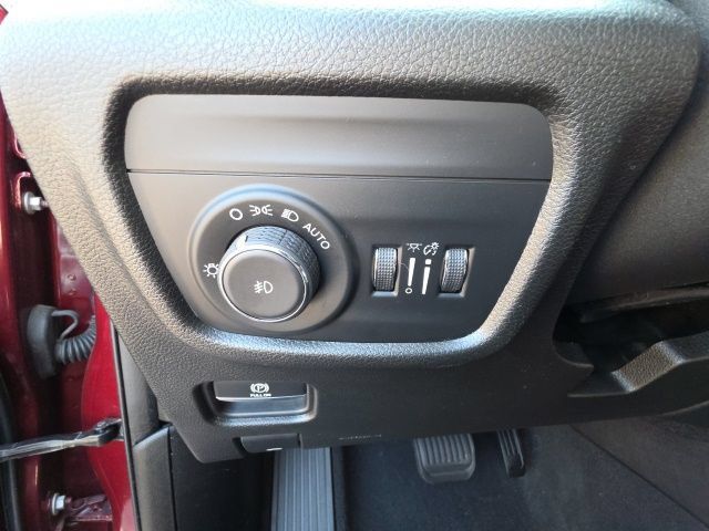 Used 2023 Jeep Grand Cherokee Limited w/ Black Appearance Package AWD/4WD image 25