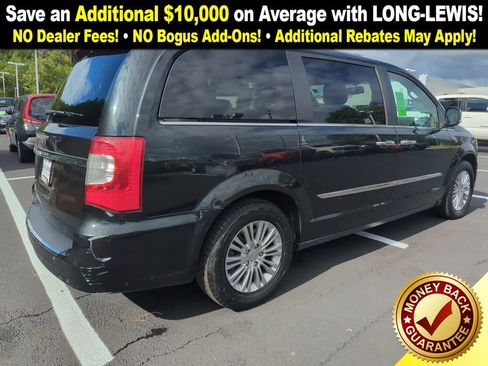 Used 2015 Chrysler Town & Country Touring-L w/ Driver Convenience Group image 10
