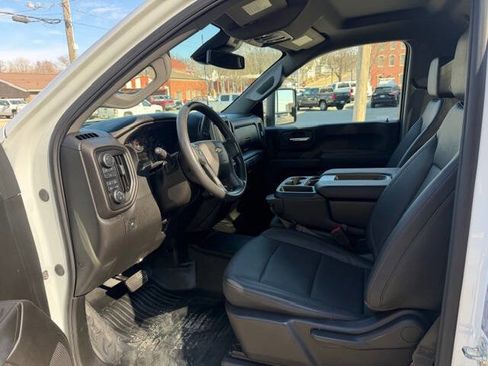 Used 2025 Chevrolet Silverado 2500 W/T w/ WT Convenience Package image 8