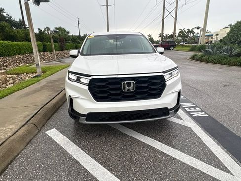 Used 2025 Honda Pilot EX-L image 8