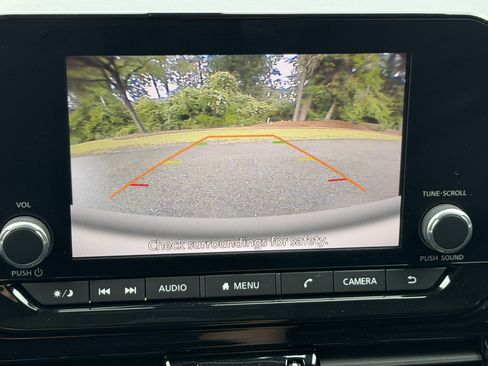 Used 2025 Nissan Pathfinder SV w/ SV Premium Package FWD image 28