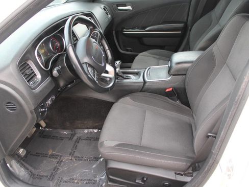 Used 2016 Dodge Charger SXT image 12