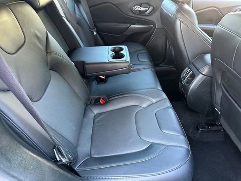 Used 2022 Jeep Cherokee Limited image 18