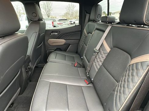 Certified 2024 GMC Canyon Denali image 13
