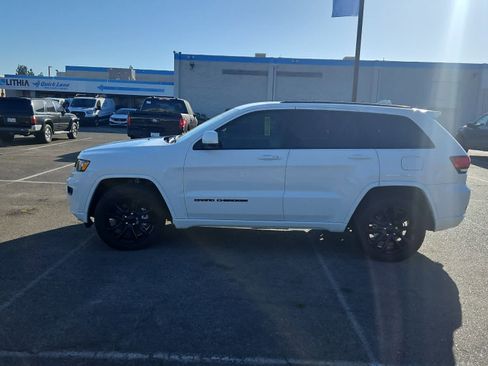 Used 2021 Jeep Grand Cherokee Laredo X image 5