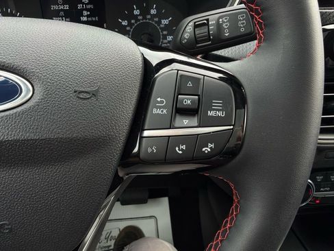 Used 2022 Ford Escape SEL w/ SEL Stealth AWD Package image 17