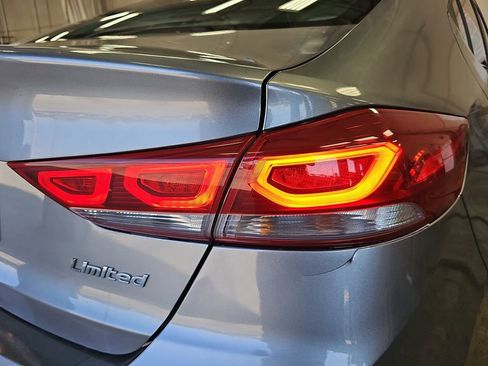 Used 2017 Hyundai Elantra Limited w/ Limited Ultimate Package 09 image 34
