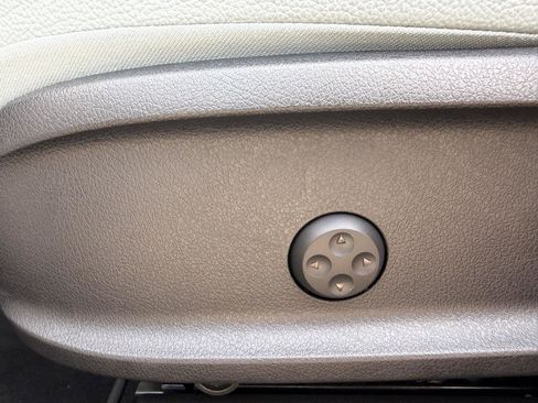 Certified 2026 Mercedes-Benz GLB 250 image 8