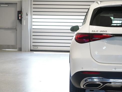 Certified 2026 Mercedes-Benz GLC 300 4MATIC image 9